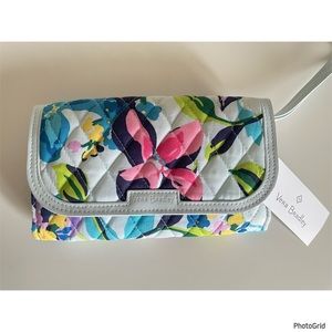 NWT Vera Bradley floral quilted wristlet wallet
